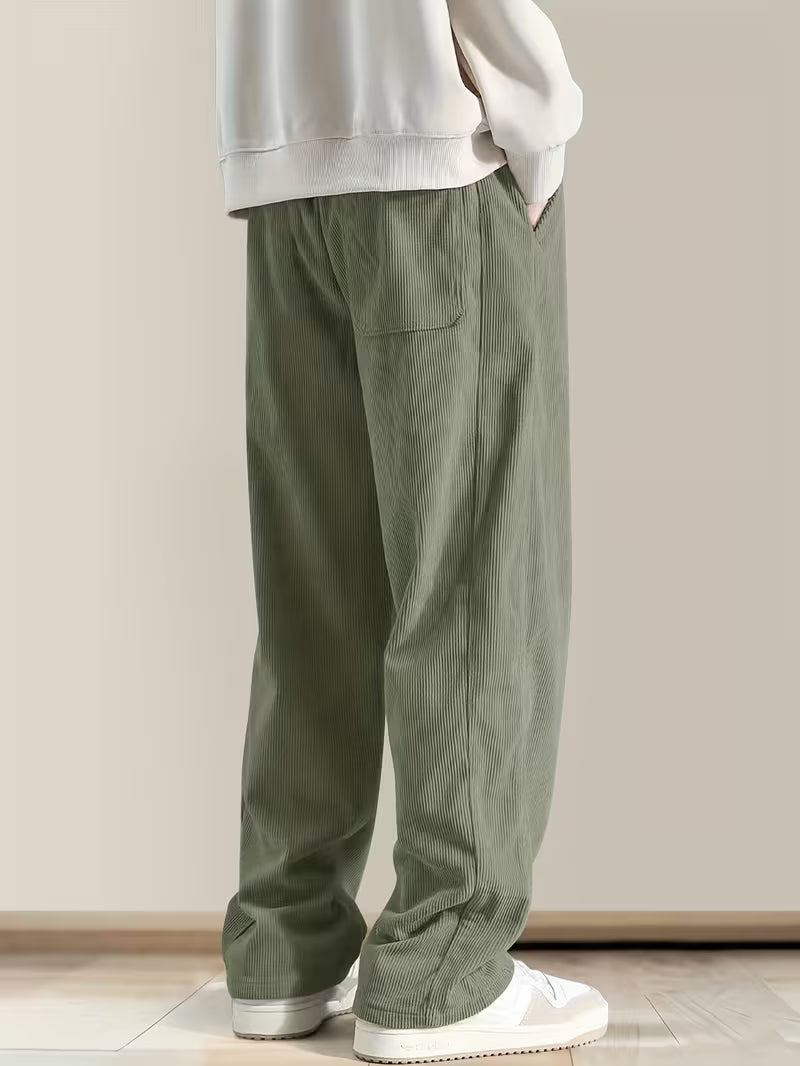 Rechte pijpen heren corduroy broek, losse pasvorm voor ultiem comfort en een moderne casual look.