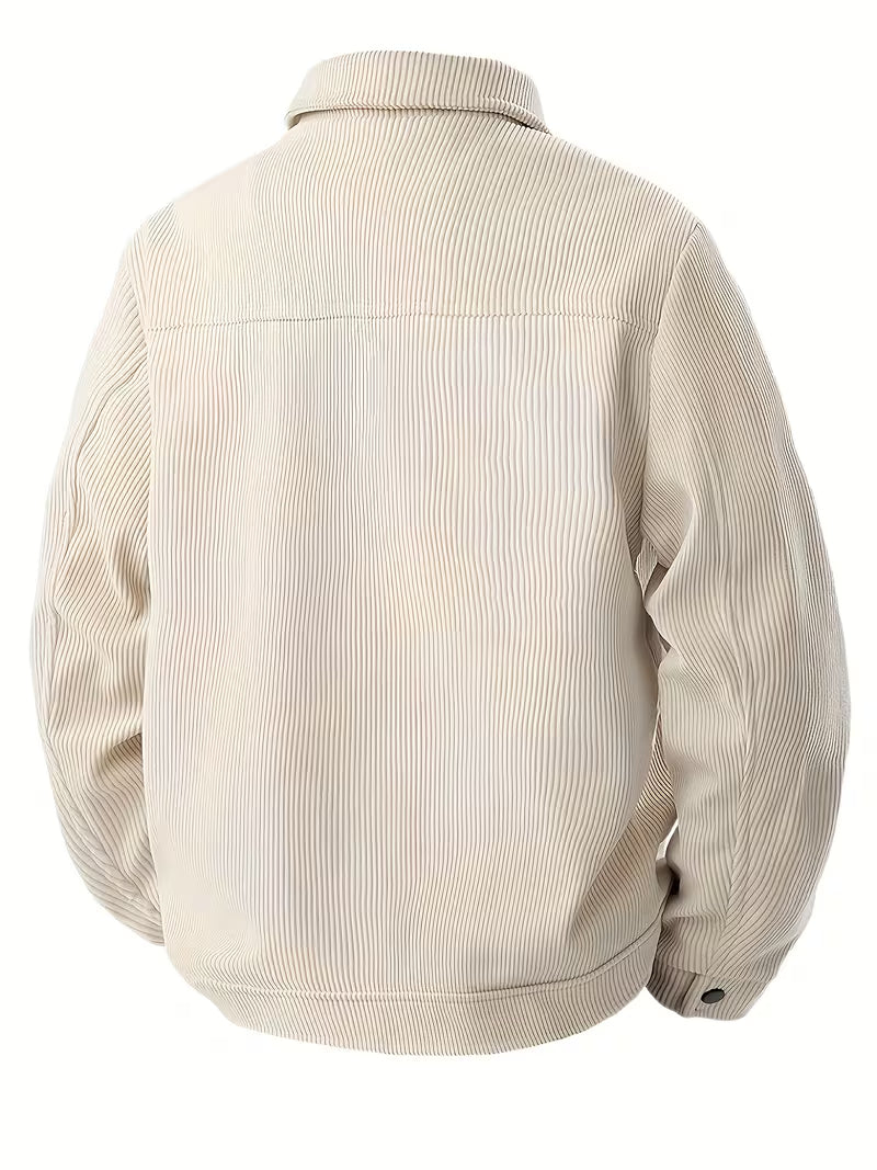 Casual beige herenjas met lange mouwen en losse pasvorm, perfect als overgangsjas voor herenmode.