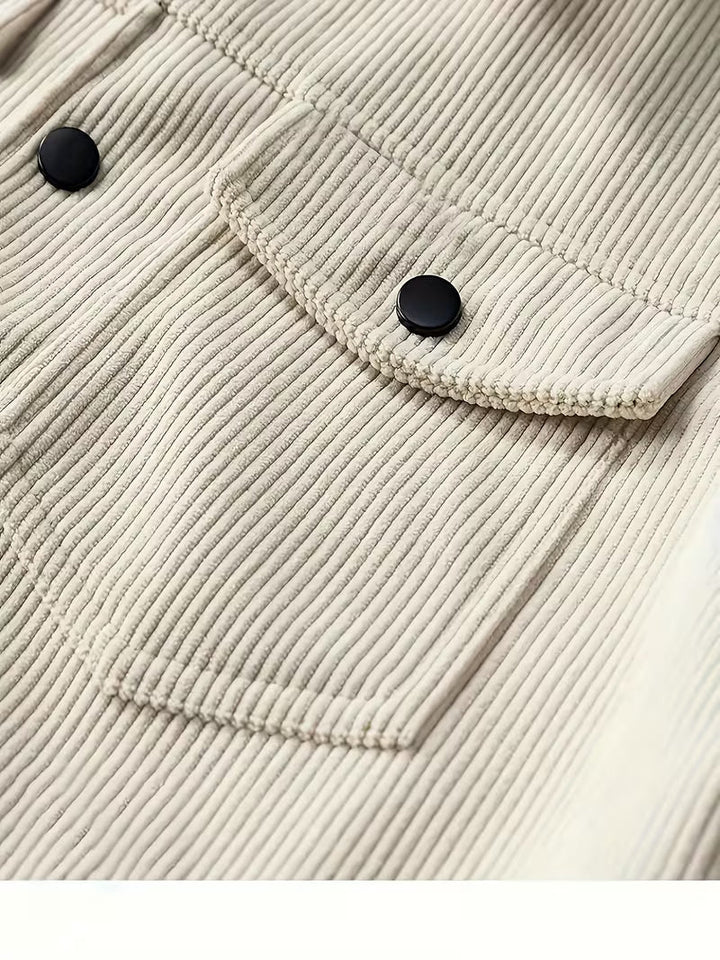 Stijlvolle beige heren bovenkleding, comfortabele dagelijkse jas met borstzakken en lange mouwen.