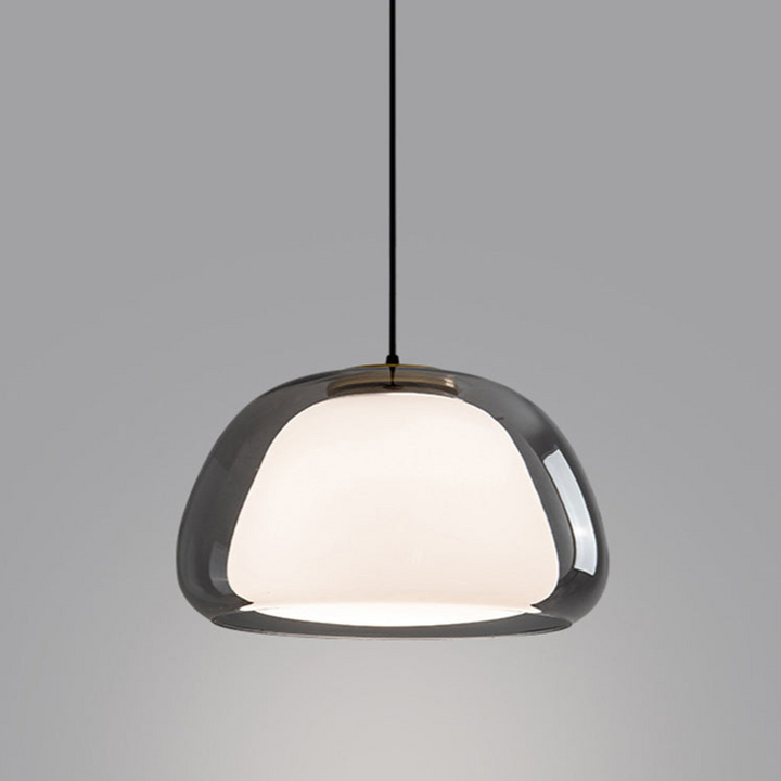 Decoratieve jelly hanglamp, glazen kap, benadrukt modern design en sfeervolle ambiance.
