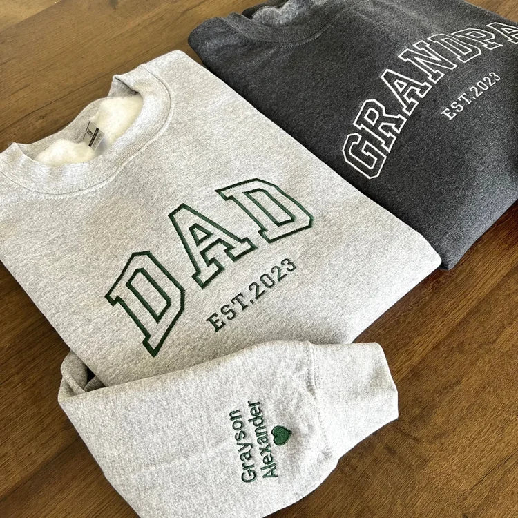 Gepersonaliseerde unisex hoodie met namen, uniek vaderdag cadeau of familie kledingstuk, comfortabele sweater.