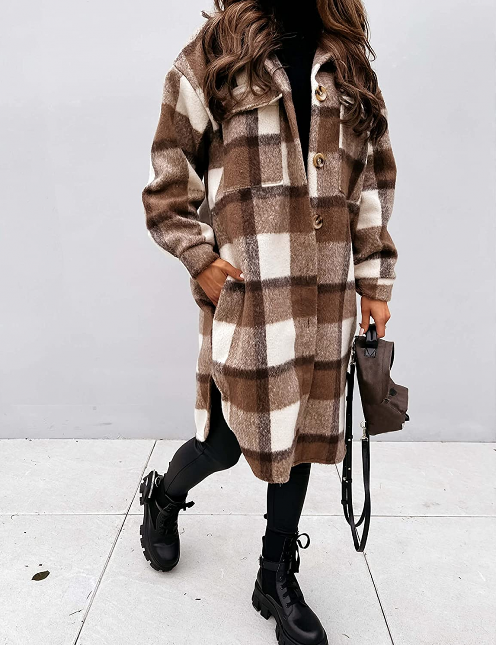 Comfortabele lange geruite jas voor dames. Ideaal voor herfst, warm en trendy.