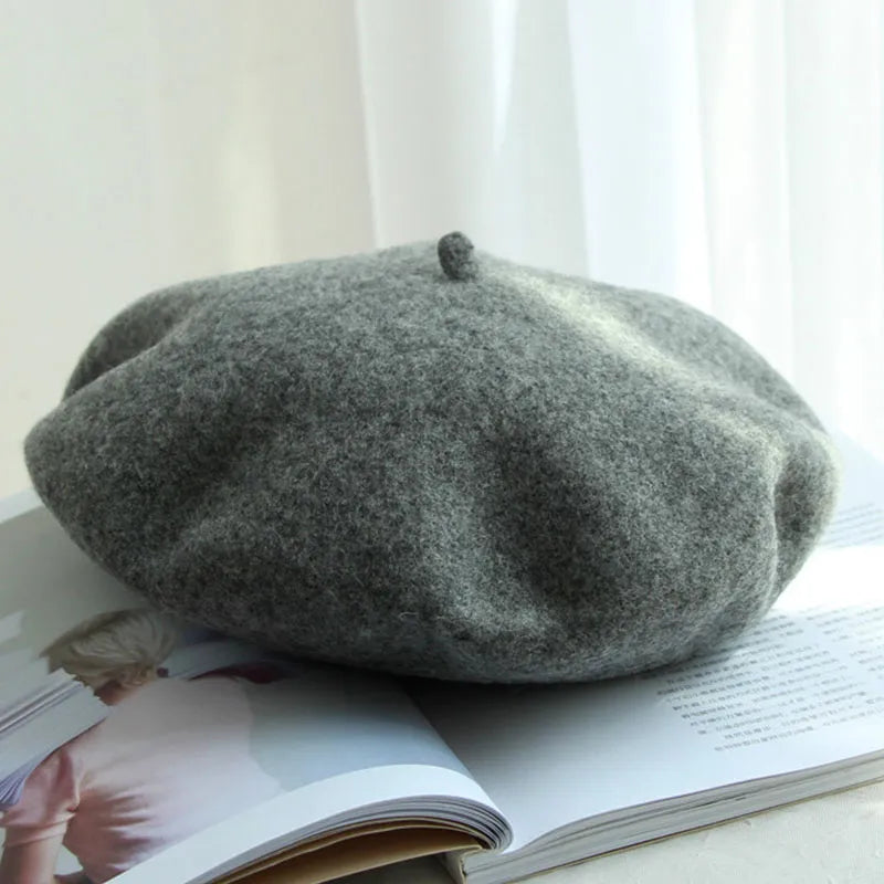 Trendy dames wollen baret, ideaal als warme muts en stijlvolle hoofddeksel.
