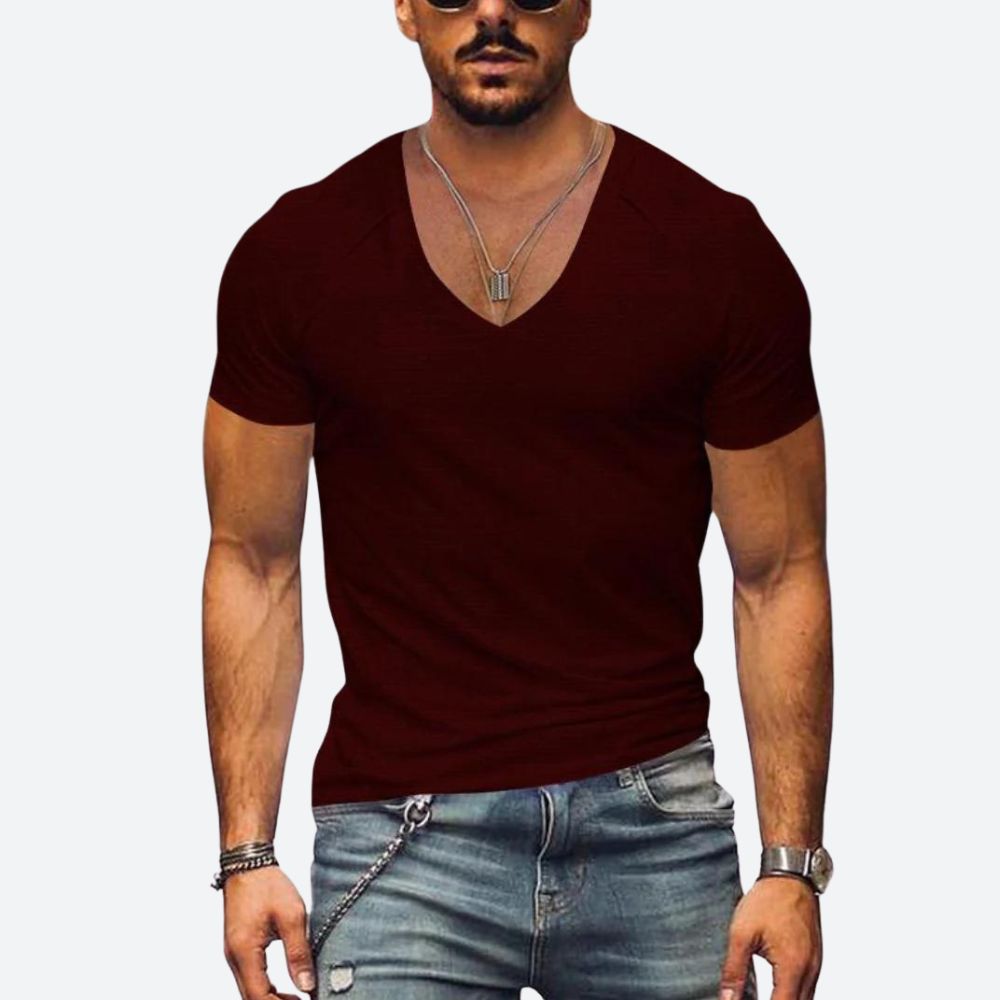 Achterkant van het veelzijdige mannen ademend t-shirt, toont de comfortabele pasvorm voor zomerkleding.