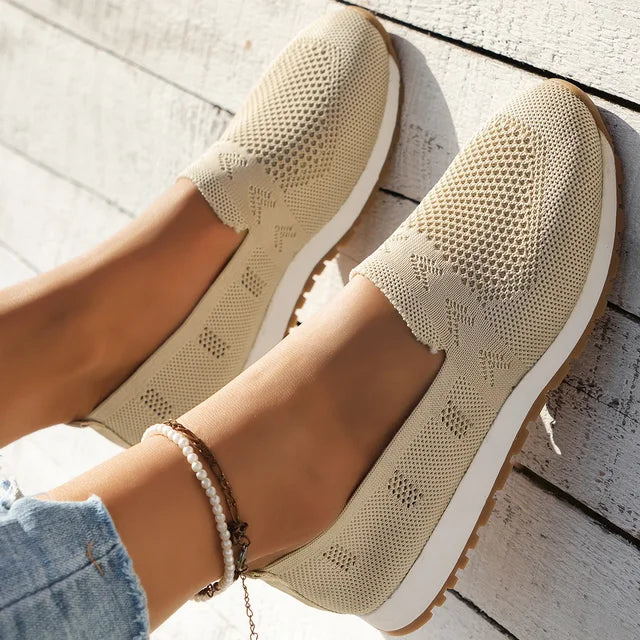 Dames orthopedische instappers Olivia voor stijlvol dagelijks comfort. Platte comfortschoenen voor voetpijnverlichting.