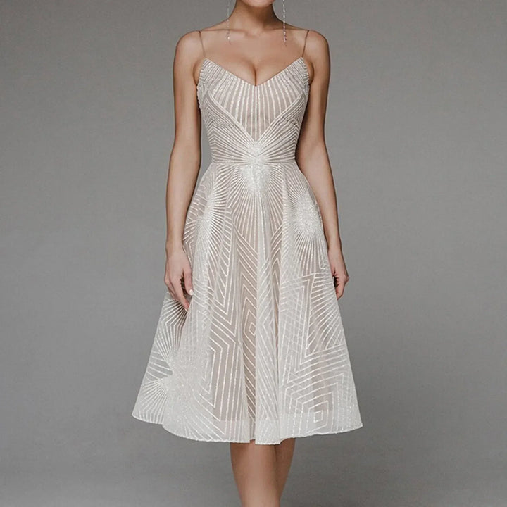 Elegante dames A-lijn midi feestjurk met hartvormige halslijn, ideaal voor bruiloften.