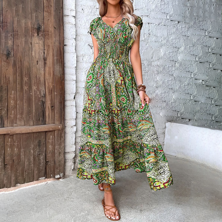 Dames boho maxi zomerjurk met vibrante kleuren voor een stijlvolle en comfortabele zomeroutfit.