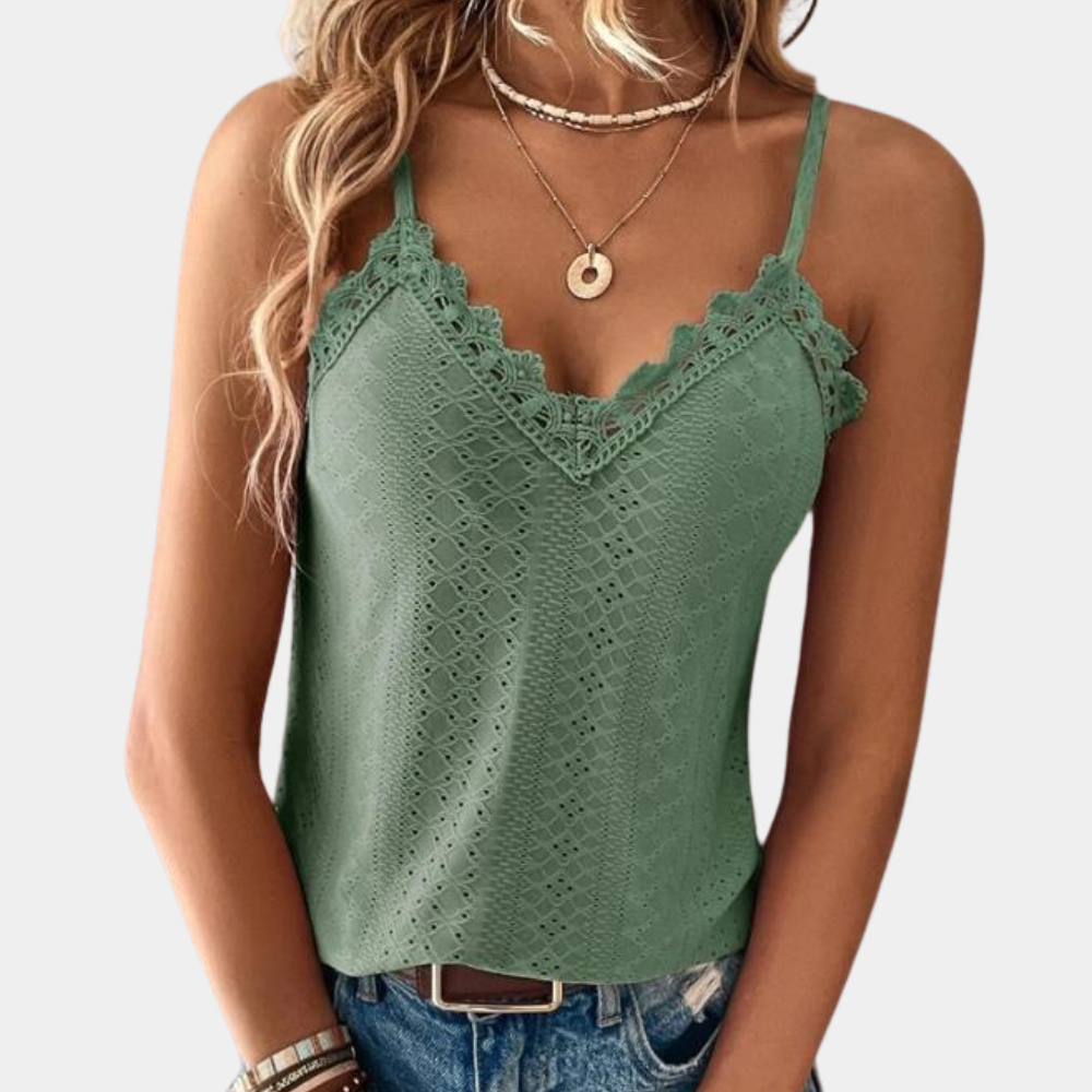 Elegante dames V-hals zomertop met comfortabele pasvorm, ideaal voor zomerse dagen. Modieuze casual top.