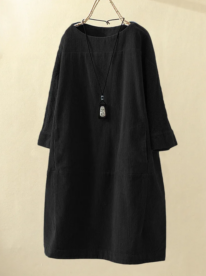 Kleurrijke comfortabele midi jurk voor dames, perfect als casual zomerjurk met korte mouw en o-hals.