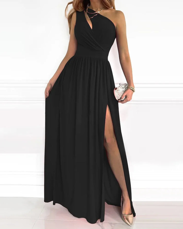 Bruiloft gast jurk: elegante one-shoulder maxi jurk, comfortabel en stijlvol.