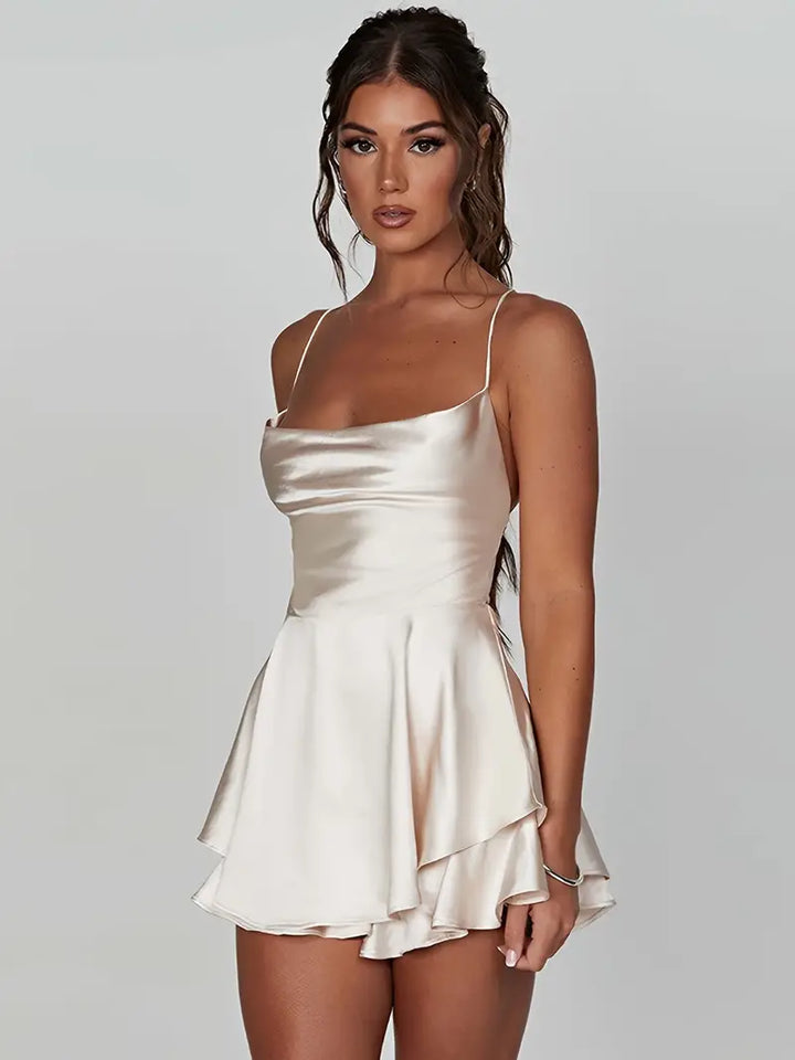 Dames elegante geribbelde minijurk, een trendy cocktailjurk geschikt voor feesten en avonden.