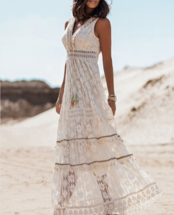 Beige-witte elegante dames boho maxi jurk met ademend ontwerp, stijlvol voor lente/zomer gelegenheden.