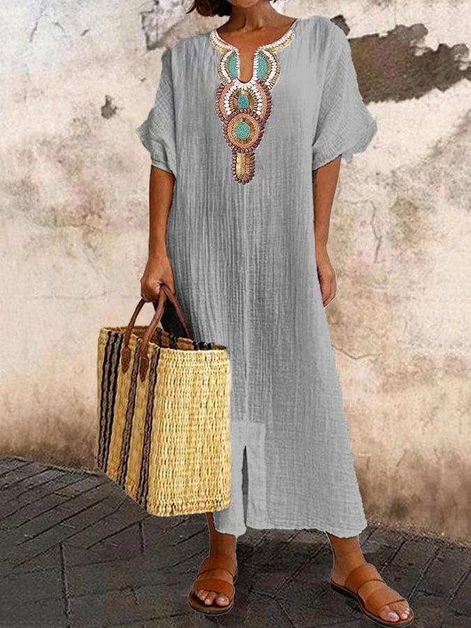 Comfortabele geborduurde kaftan jurk voor dames; ideale bohemian stijl maxi jurk voor warme dagen.