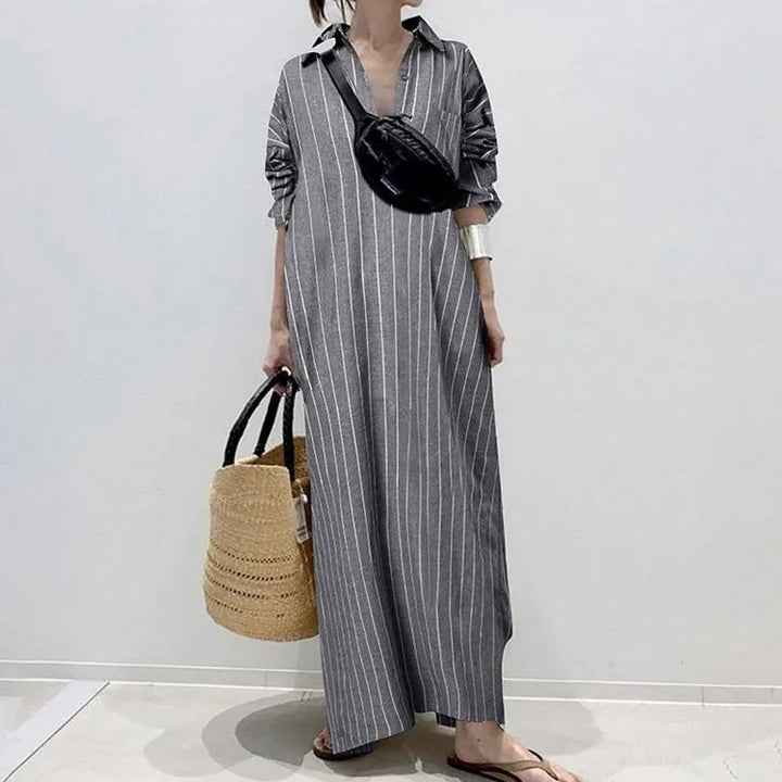 De Carmen zomerjurk: een comfortabele, gestreepte maxi jurk voor dames, chic en casual.