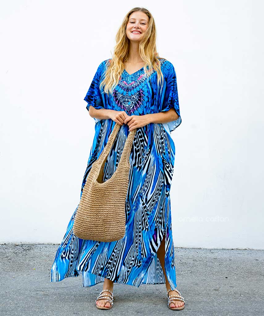 Elegante dames maxi jurk Salve, bohemian stijl met levendige bloemenprint voor zomerse gelegenheden.