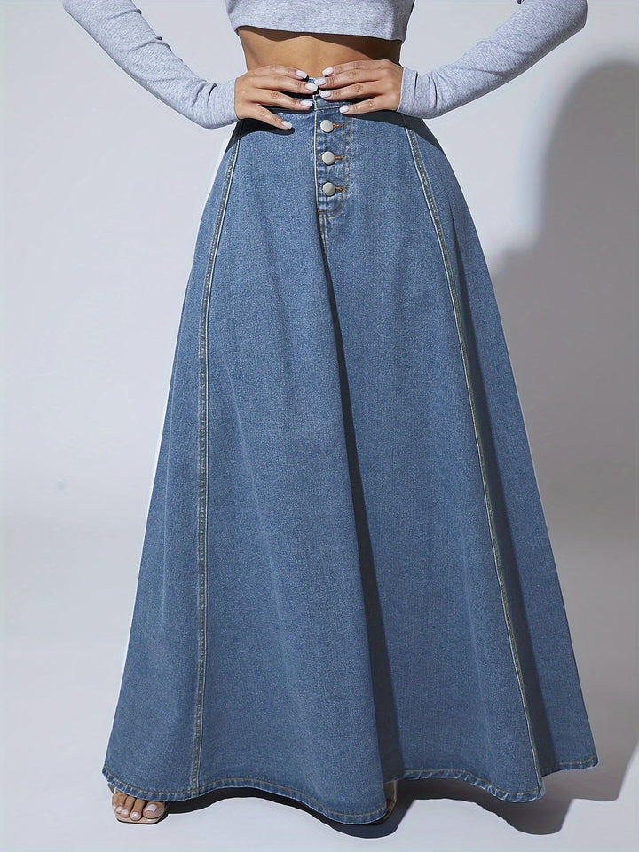 Damesrok van spijkerstof, lichtblauw, hoge taille en uitlopend tot maxi lengte, voor een elegante zomeroutfit.