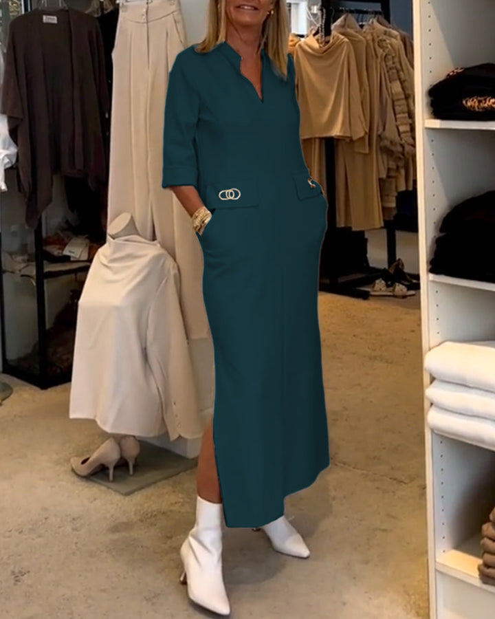 Praktische dames midi jurk met V-hals en zakken. Ideaal voor kantoor of vrije tijd, comfortabel en stijlvol.