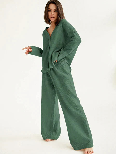 Stijlvolle zomer dames loungewear set: modieus overhemd en broek, perfect voor casual kleding en thuis.