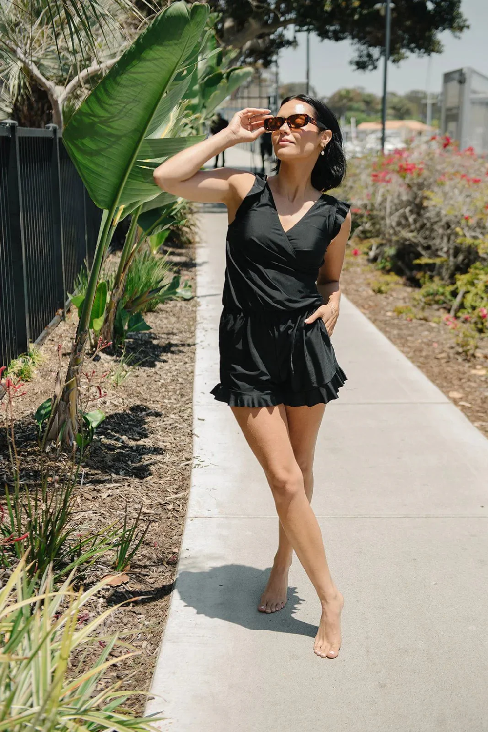 Comfortabele zwemkleding dames: sneldrogende zwem romper met ingebouwde shorts.