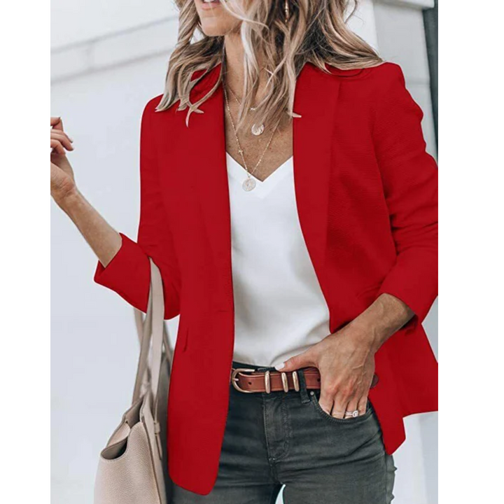 Zakelijke damesblazer, getailleerd en elegant. Essentieel voor een stijlvolle vrouwen kantooroutfit.