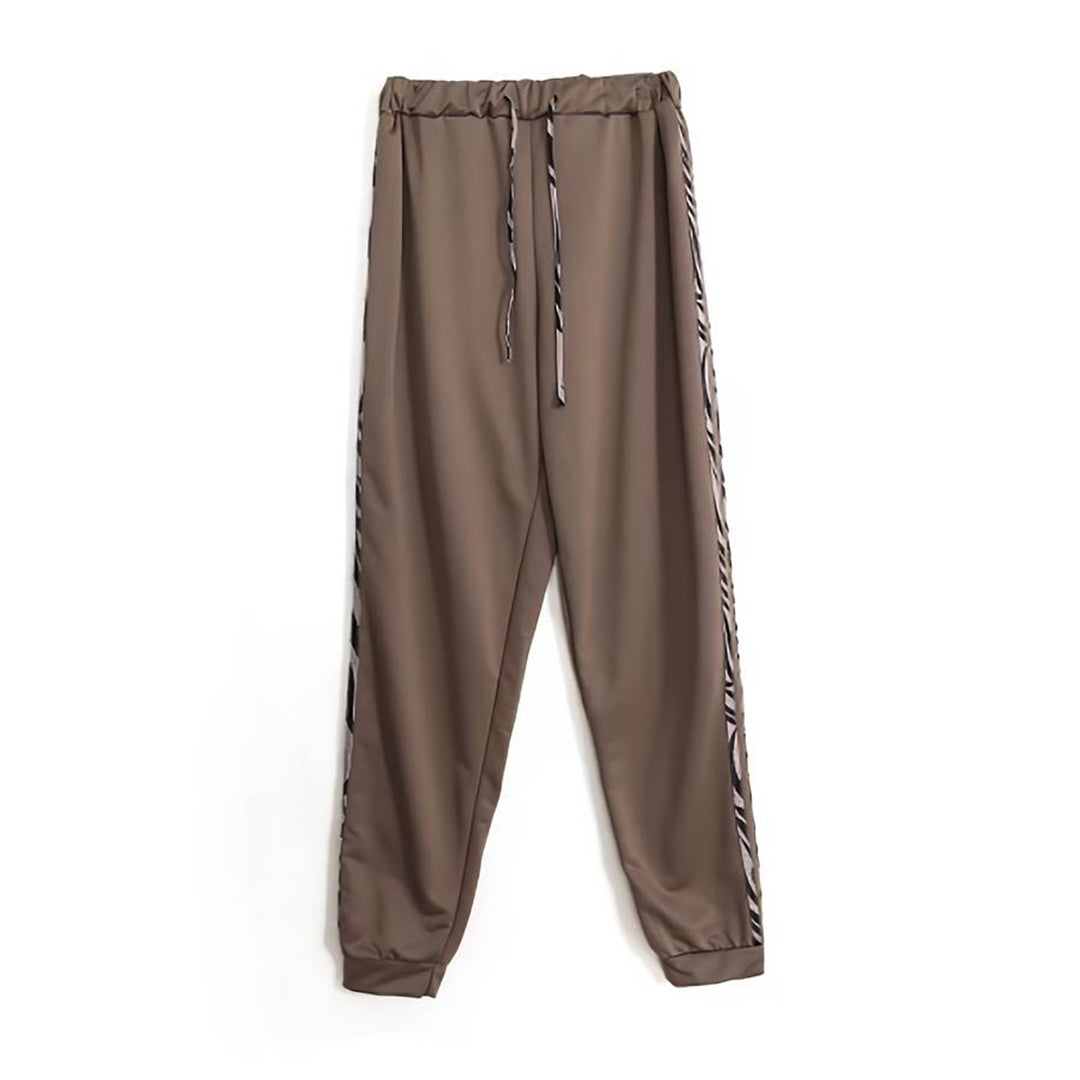 Zacht dames trainingspak tweedelige set, comfortabele kleding, perfect voor ontspanning en lente mode.