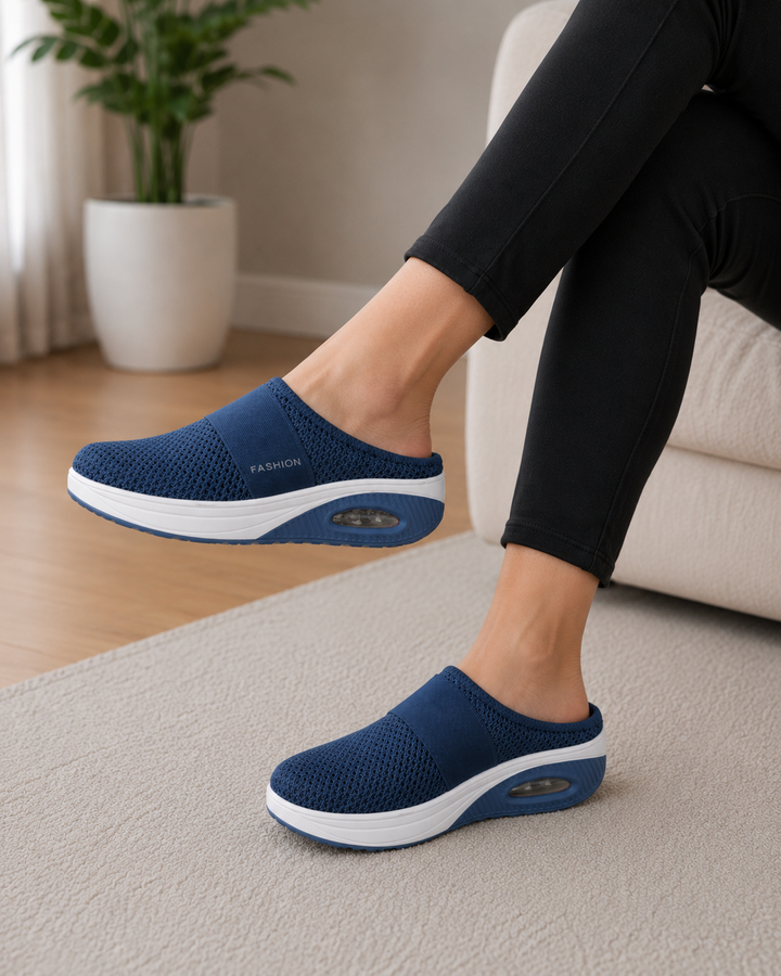 Trendy dames slip-on slippers met wigzool. Comfortabele casual damesschoenen die stijl combineren met gemak.