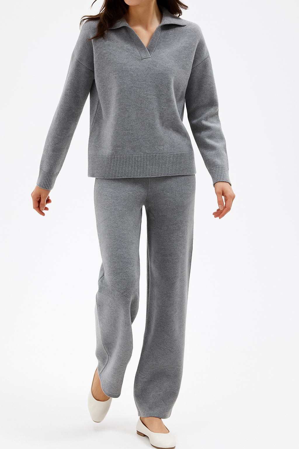 Comfortabele dames loungewear set met polo trui en hoge taille broek, ideaal voor herfst en lente mode.
