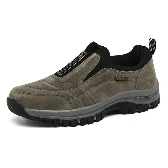 Zwarte orthopedische heren wandelschoenen met comfortabele voetondersteuning voor duurzaam hiking.
