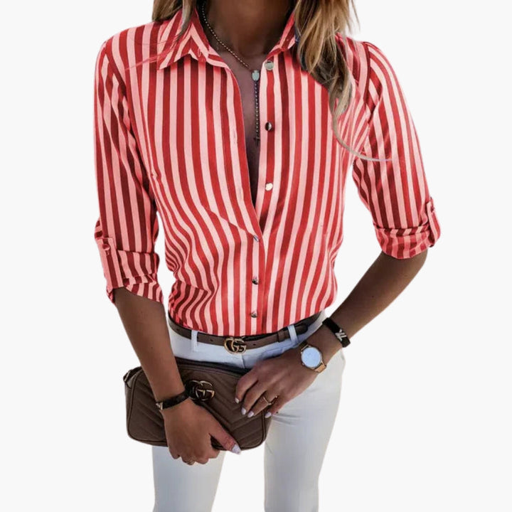 Verfijnde gestreepte damesblouse voor een vrouwelijke en stijlvolle uitstraling; perfect voor zomer en lente.