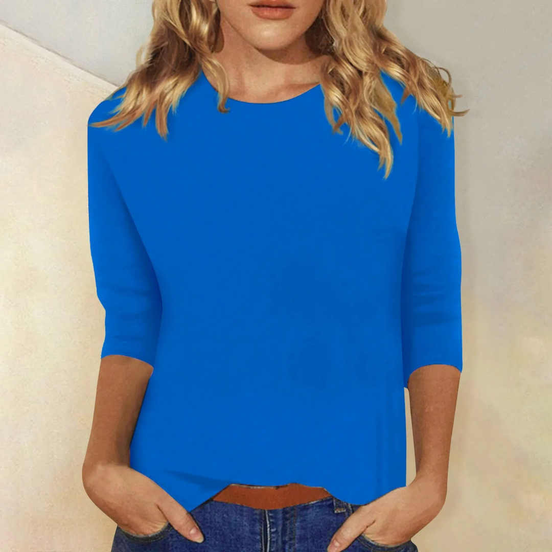 Basic dames top Ava met lange mouwen, essentieel voor een comfortabele en modieuze garderobe.