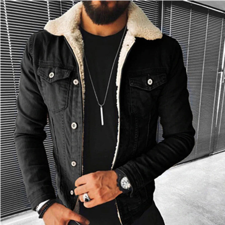 Robuuste heren spijkerjas met warme bontvoering; perfecte blauwe denim winterjas voor casual, modieuze look.