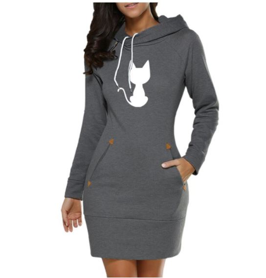 Grijze comfortabele hoodiejurk voor dames, een stijlvolle en warme keuze voor winterse dagen.