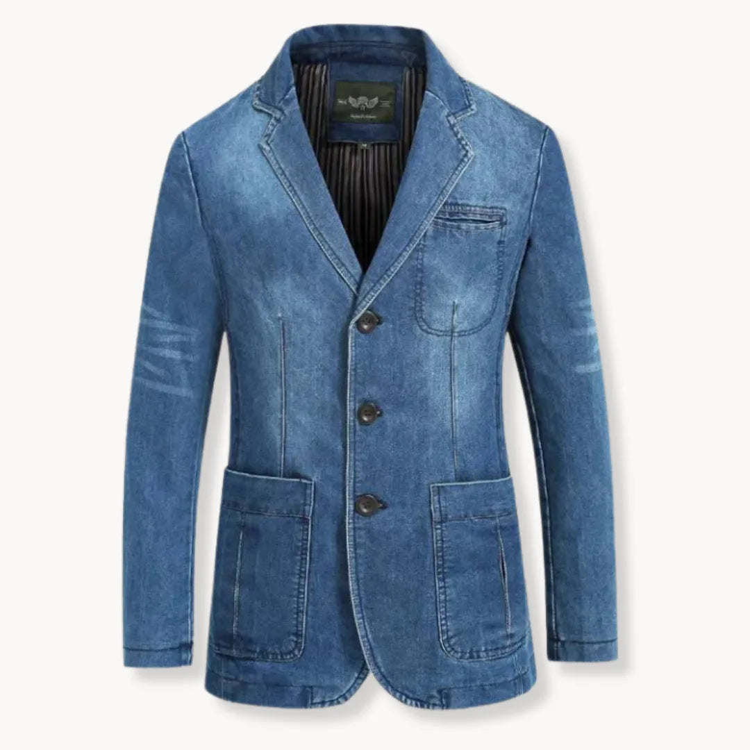 Veelzijdige heren denim blazer met reverskraag en opgestikte zakken, perfect voor een casual of smart-casual look.