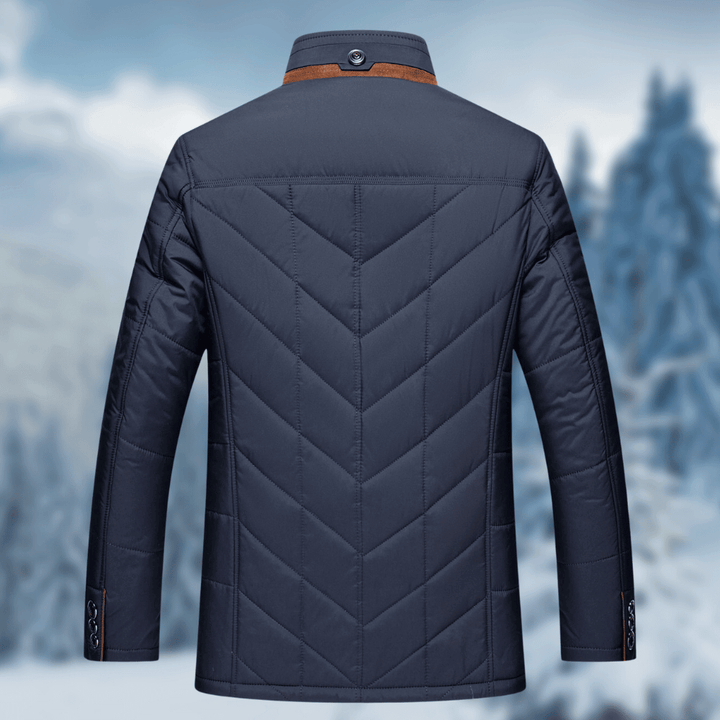 Elegante heren winterjas in blauw, zwart of rood. Warme, stijlvolle buitenkleding voor elke man.