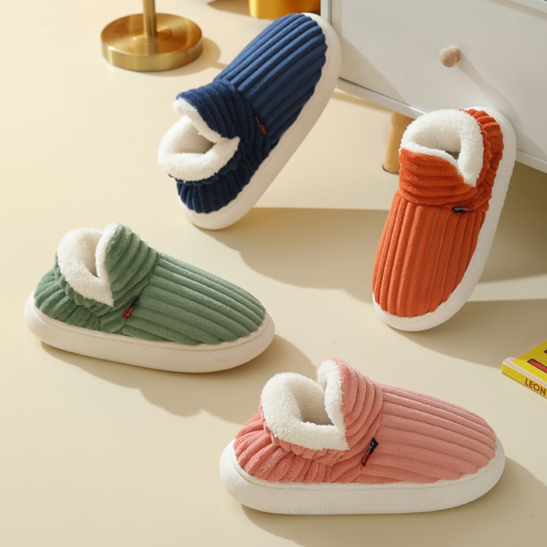 Zachte dames winterpantoffels met pluche voering, bieden optimaal winter comfort en warme voeten.