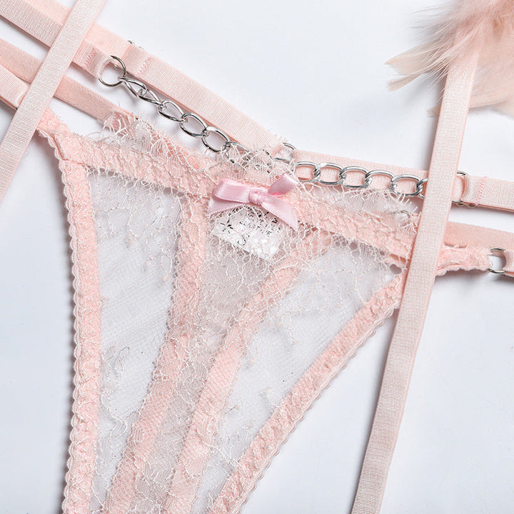 Zwarte Mirella 3-delige lingerieset. Comfortabel en verleidelijk voor elke vrouw.