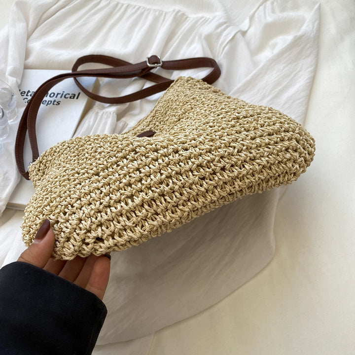 Unieke handgemaakte boheemse schoudertas, dames model met stijlvol en trendy design, in warme beige tinten.