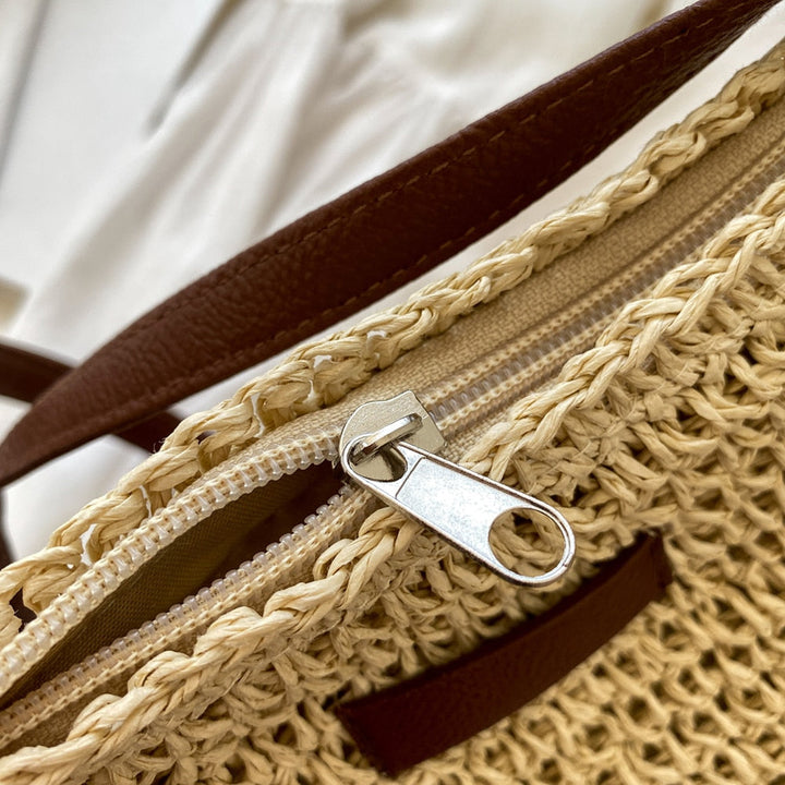 Boheemse schoudertas met verstelbare riem, handgemaakt voor dames, stijlvol khaki-beige design, trendy accessoire.