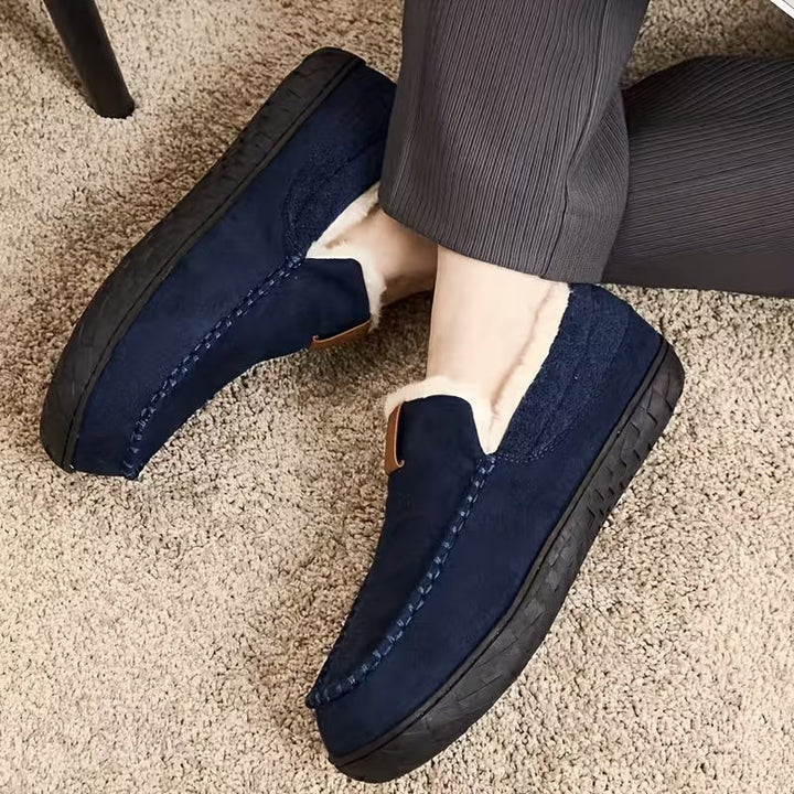 Pluche zachte unisex pantoffels met dikke dempende zool, heerlijk voor dames en heren thuis.