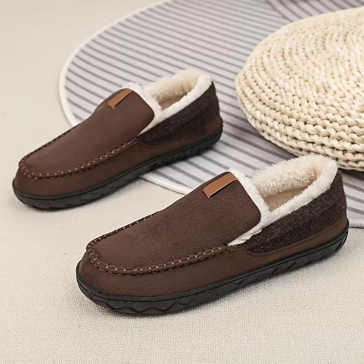 Unisex huis slippers met dikke, zachte zool. Perfect comfort voor ontspanning binnen, voor iedereen.
