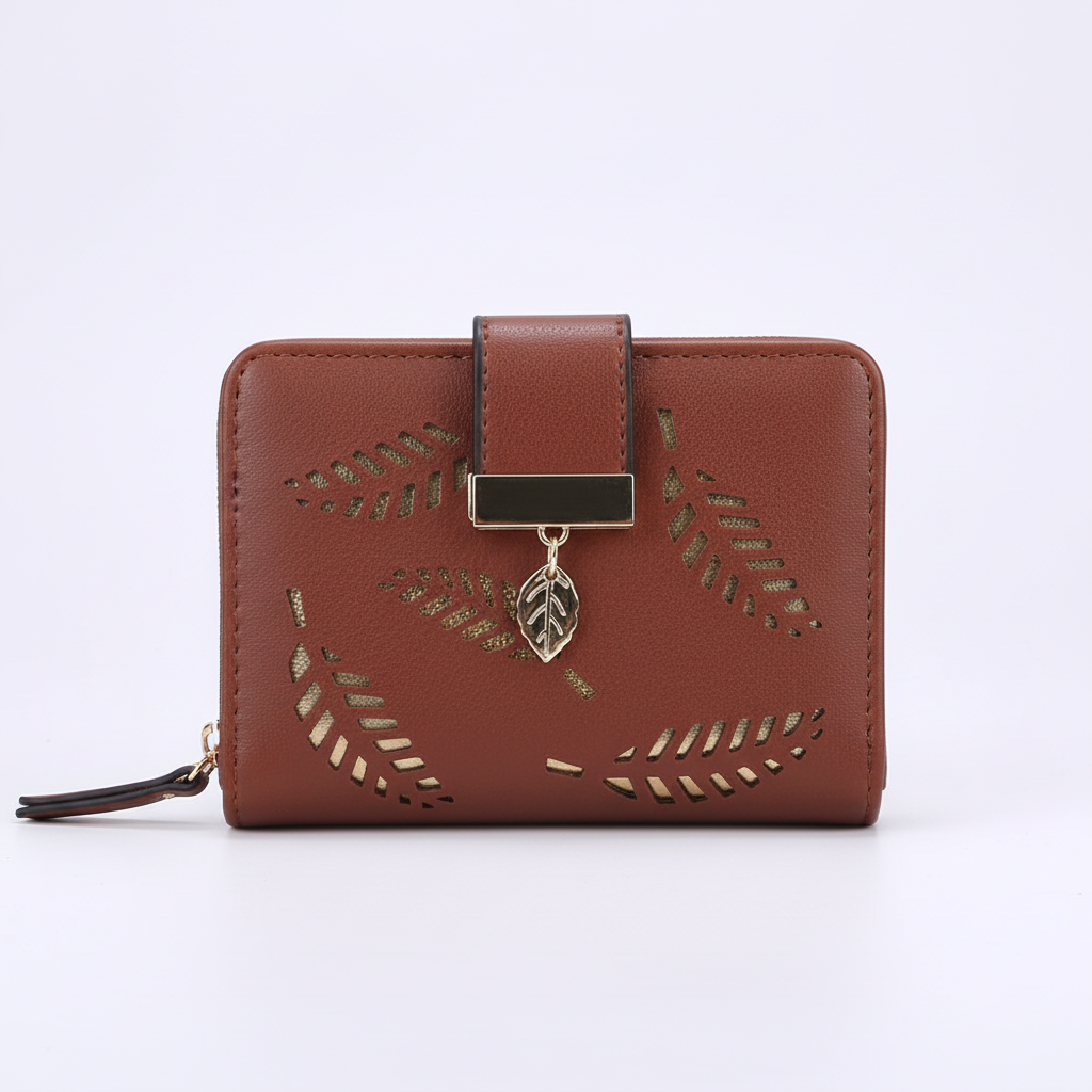 Elegante lange dames portemonnee in hand, toont perfecte pasvorm en dagelijks gebruiksgemak.