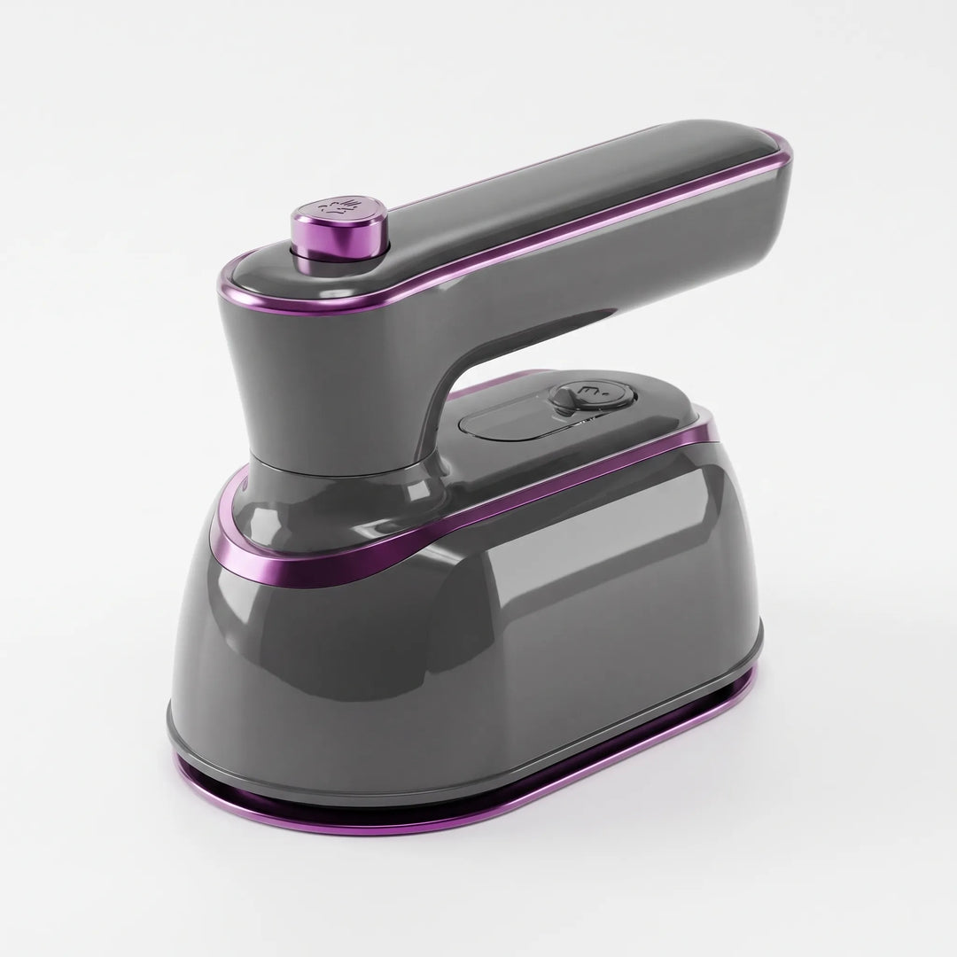 Stijlvol compact reisstrijkijzer met stoomfunctie. Opvouwbaar en lichtgewicht, ideaal voor kledingverzorging op vakantie.