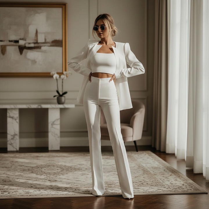 Dames driedelig ensemble: chique blazer, top & rok. Ideaal voor kantoor of avond.