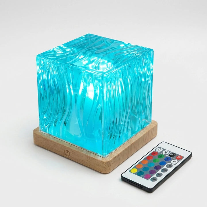 Kleurrijke projectielamp met oceaan golven effect; perfecte sfeerverlichting voor slaap- of woonkamer.