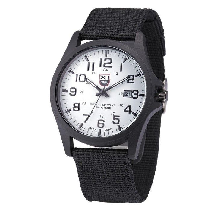 Militair tactisch herenhorloge met heldere achtergrondverlichting, ideaal voor donkere outdoor condities.