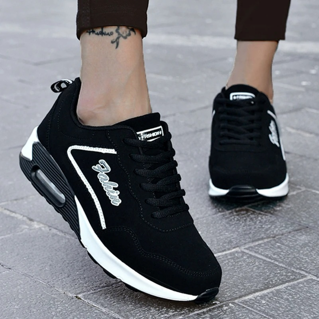 Anti-slip Nora dames wandelschoenen, waterdicht en lichtgewicht, perfect voor veilig wandelen en buitensport.