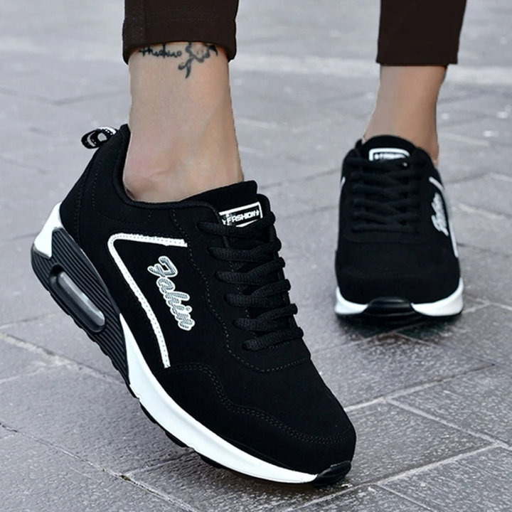 Anti-slip Nora dames wandelschoenen, waterdicht en lichtgewicht, perfect voor veilig wandelen en buitensport.