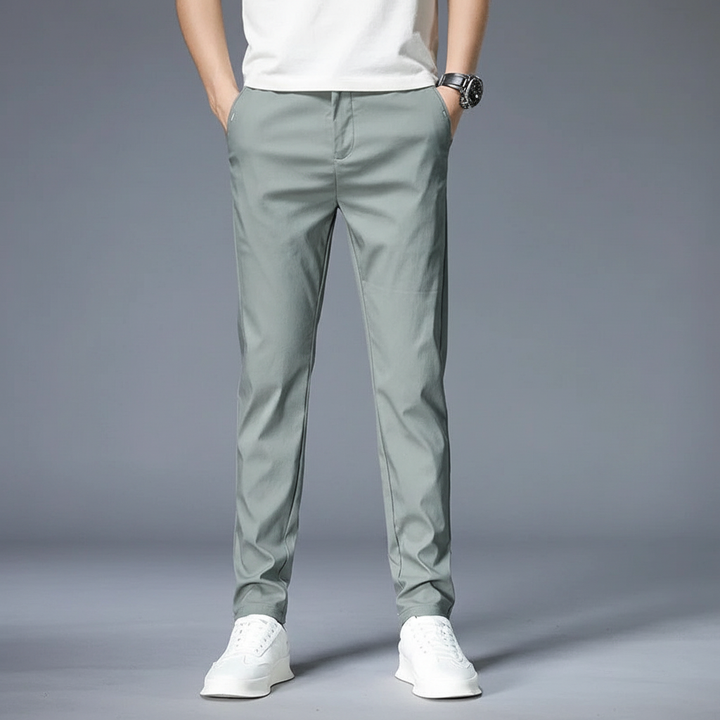 Heren slim fit pantalon 'Larry' met elastische taille voor optimaal comfort en een moderne uitstraling.