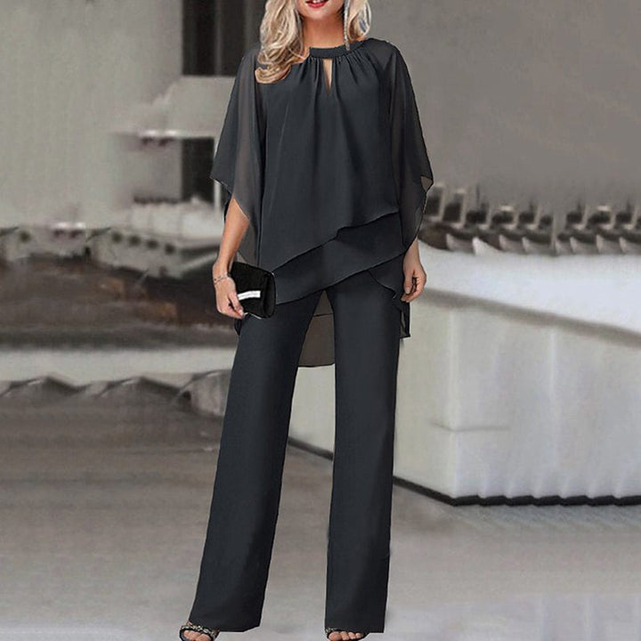 Chique tweedelige dames set van elegant tweed-achtig materiaal, ideaal voor een stijlvolle en comfortabele look.