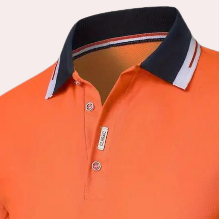 Stijlvolle oranje herenpolo met korte mouwen, comfortabel voor smart casual outfits en vrije tijd.